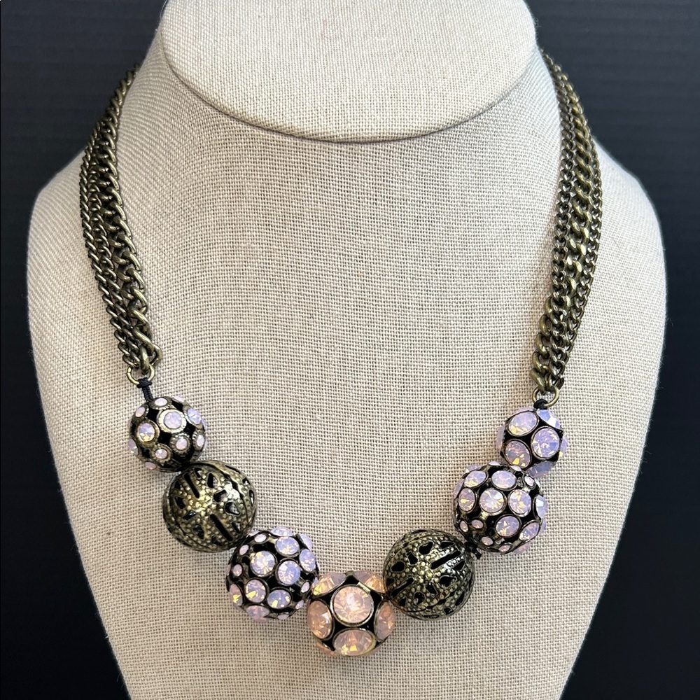 Elegant Gold and Pink Statement Necklace